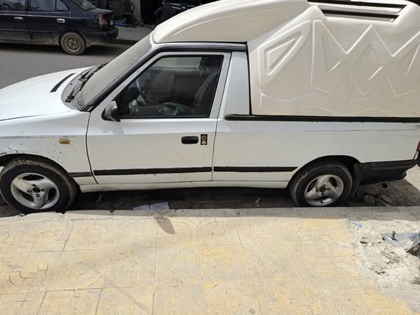 سكودا بيك أب 1996 - صورة 3