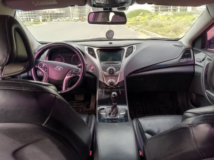 هيونداي ازيرا 2011