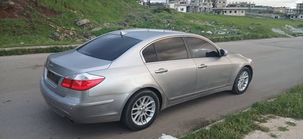 جينسيس جينسيس 2012 - صورة 1