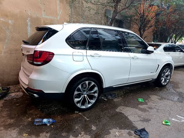 بي إم دبليو X5 2014 - صورة 1