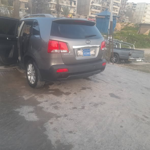 كيا سورنتو 2011 - صورة 2