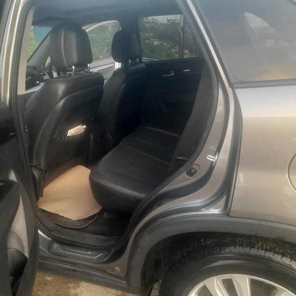 كيا سورنتو 2011 - صورة 3