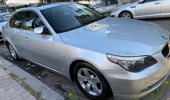 بي إم دبليو 520 2009 - صورة 5