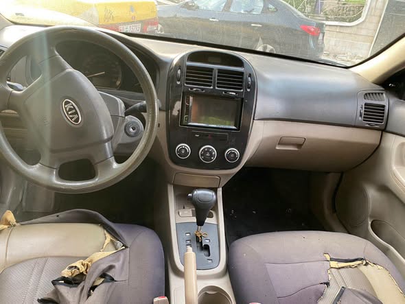 كيا سيراتو 2007 - صورة 2