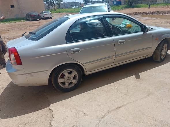 كيا شوما 2003 - صورة 5