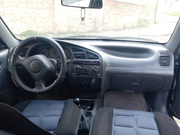 دايو لانوس 2001 - صورة 2