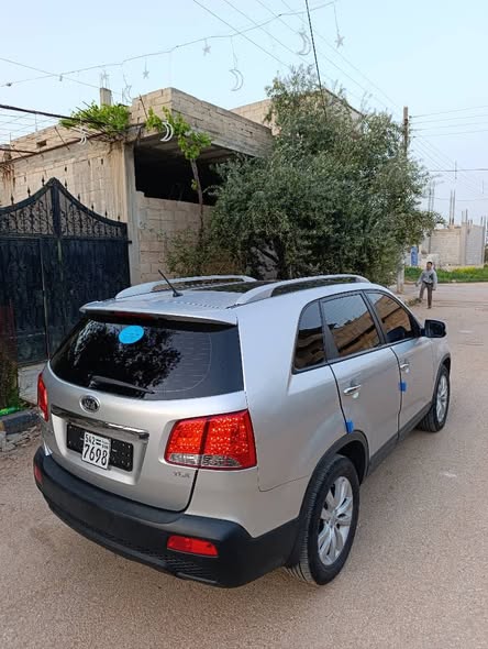 كيا سيرنتو 2010 - صورة 3