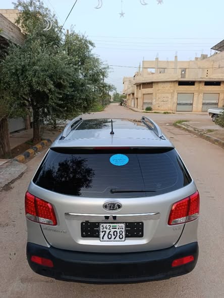 كيا سيرنتو 2010 - صورة 5