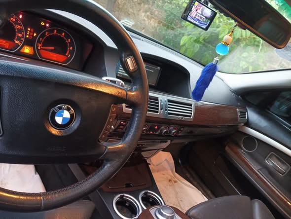 بي إم دبليو 750 2006 - صورة 4