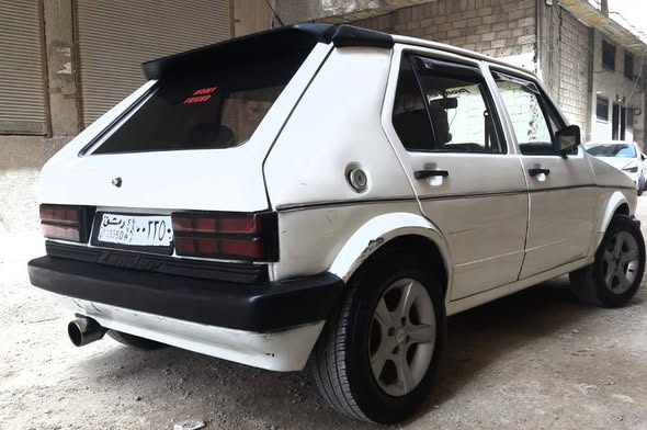 فولكس فاجن غولف 1976 - صورة 3