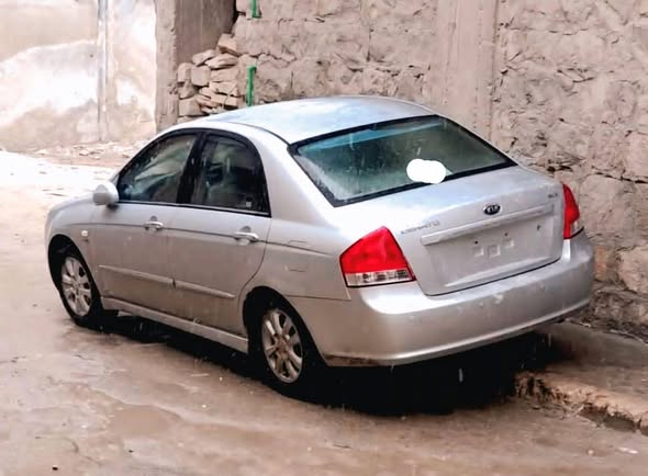 كيا سيراتو 2007 - صورة 2