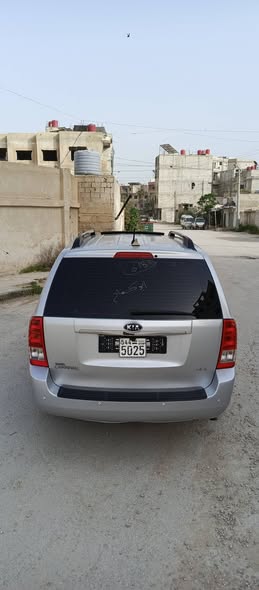 كيا كرنفال 2011 - صورة 2