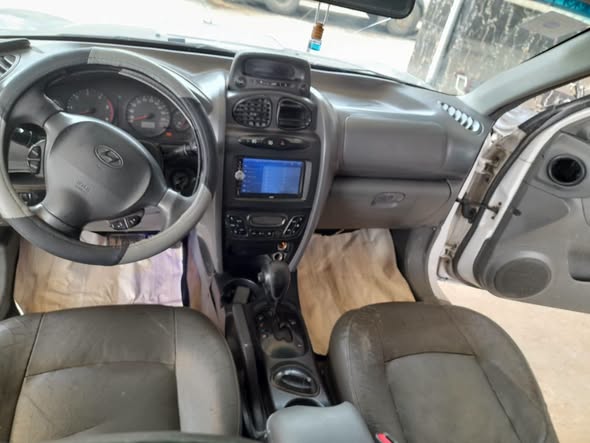 هيونداي سانتافي 2002 - صورة 5