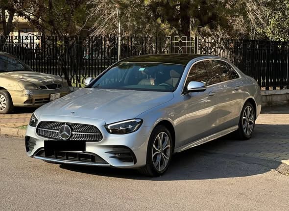 مرسيدس E300 2022 - صورة 2