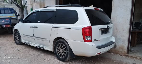 كيا كرنفال 2011 - صورة 2