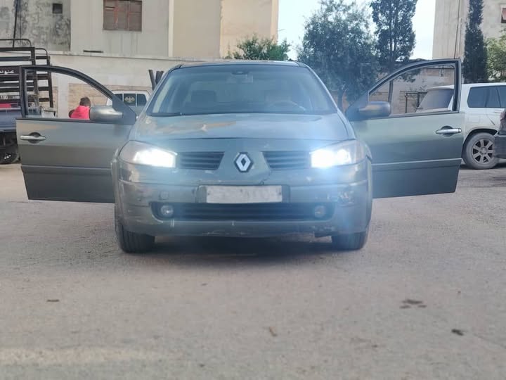 رينو ميغان 2005