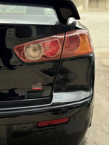 ميتسوبيشي لانسر 2009 - صورة 2