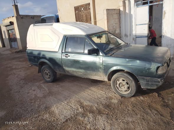 فولكس فاجن سافيرو 1994 - صورة 2