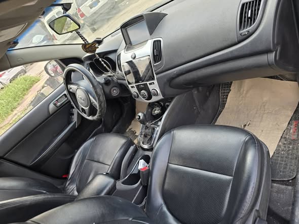 كيا فورتي 2012 - صورة 4