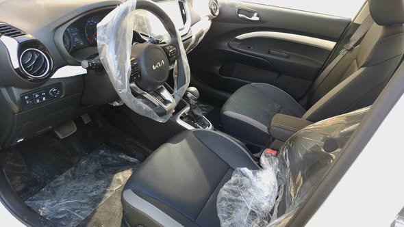 كيا كيا ستونيك 2025 - صورة 5