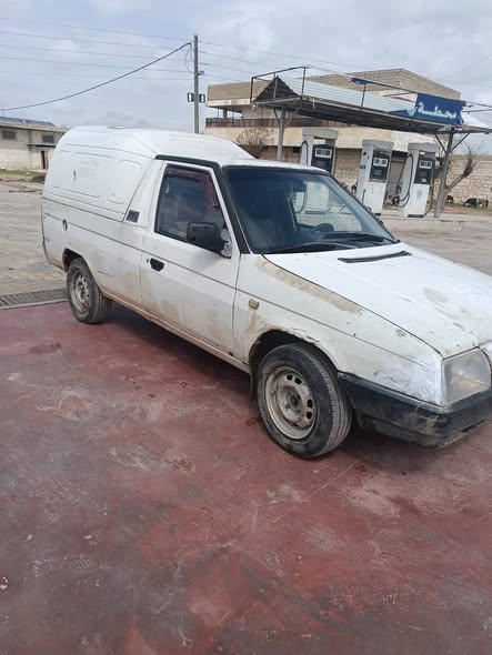 سكودا Pickup 1993 - صورة 4