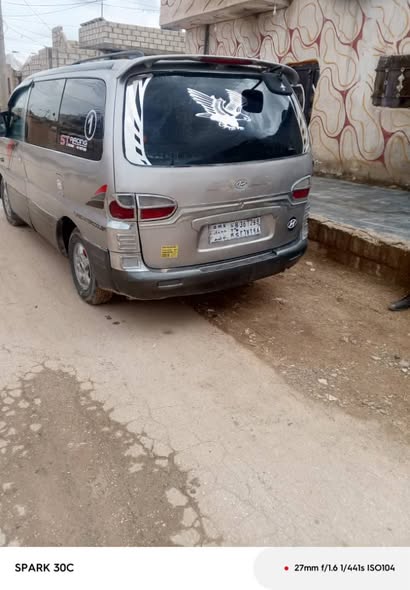 هيونداي H-1 2001 - صورة 2