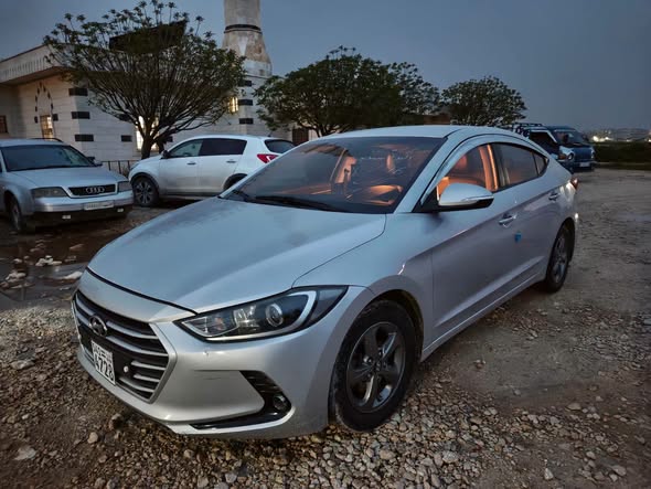 هيونداي افانتي 2016 - صورة 2