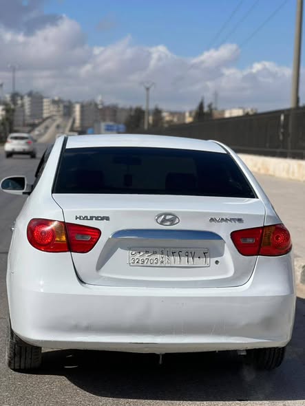 هيونداي افنتي 2010 - صورة 5