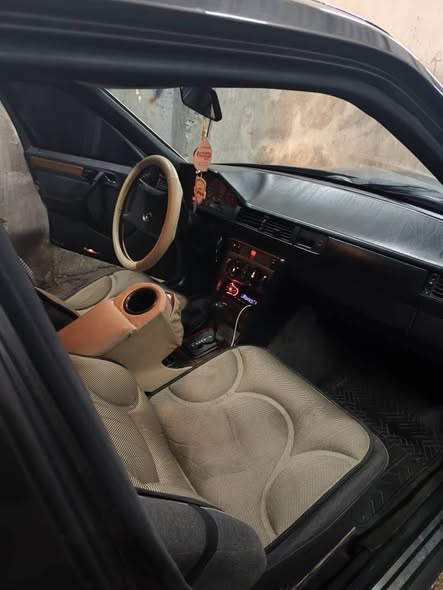 مرسيدس 300 1991 - صورة 3