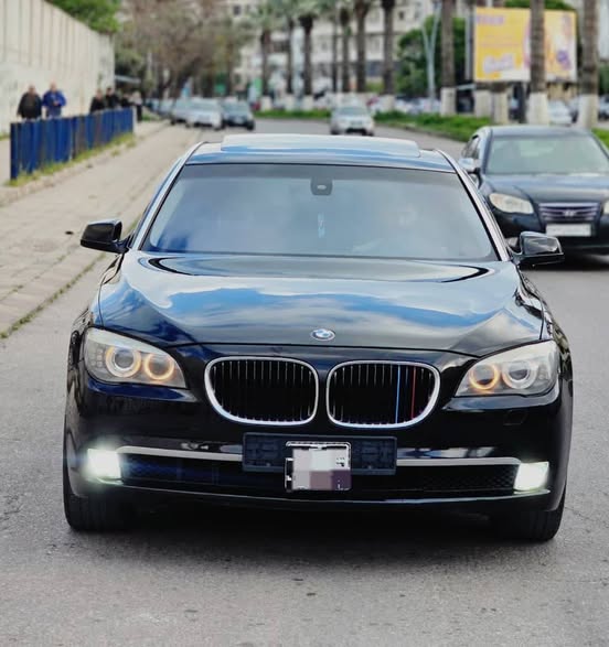 بي إم دبليو 740 2012 - صورة 2