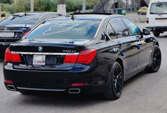 بي إم دبليو 740 2012 - صورة 3