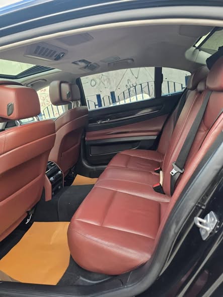 بي إم دبليو 740 2012 - صورة 4