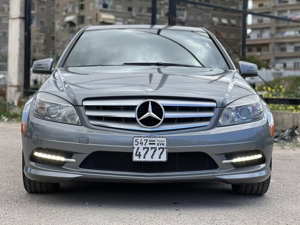 ميرسيدس سي 300 2011 - صورة 3