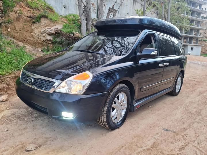 كيا كرنفال 2012