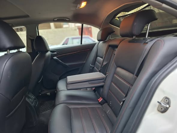 سكودا أوكتافيا 2011 - صورة 2