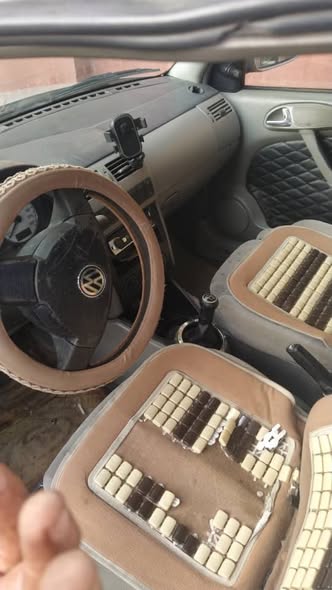 فولكس فاجن سافيرو 2005 - صورة 2