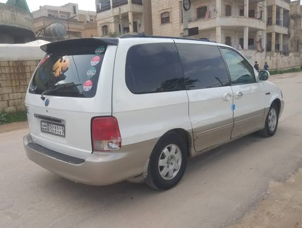 كيا كرنفال 2003 - صورة 2