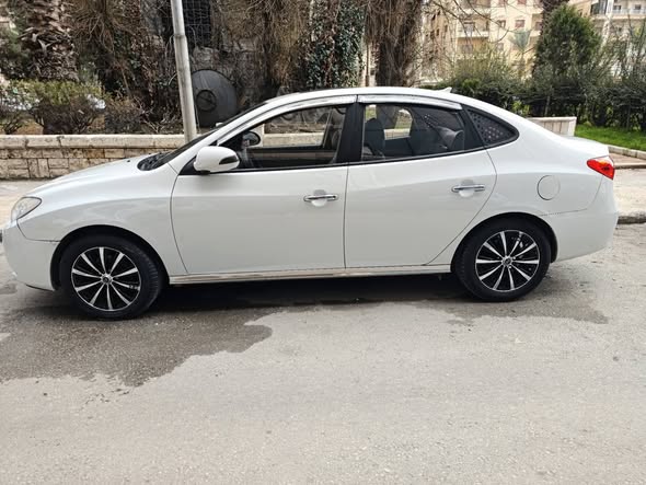 هيونداي أفانتي 2010 - صورة 3