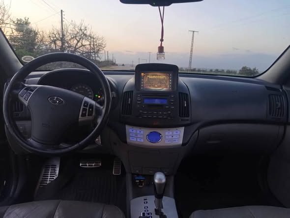 هيونداي أفانتي 2008 - صورة 3