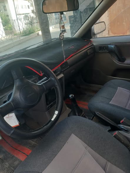 مازدا 323 1993 - صورة 2