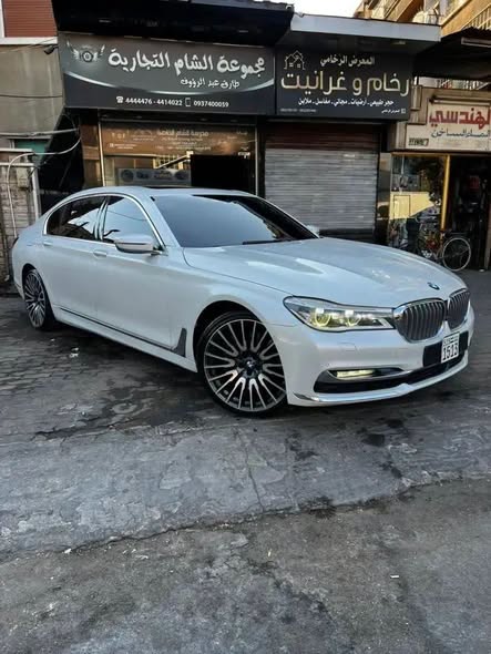 بي إم دبليو 750Li 2018 - صورة 1