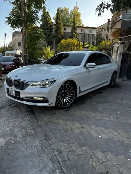 بي إم دبليو 750Li 2018 - صورة 2