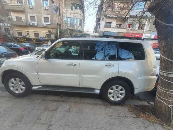 ميتسوبيشي باجيرو 2015 - صورة 2