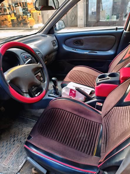 ميتسوبيشي لانسر 1993 - صورة 2