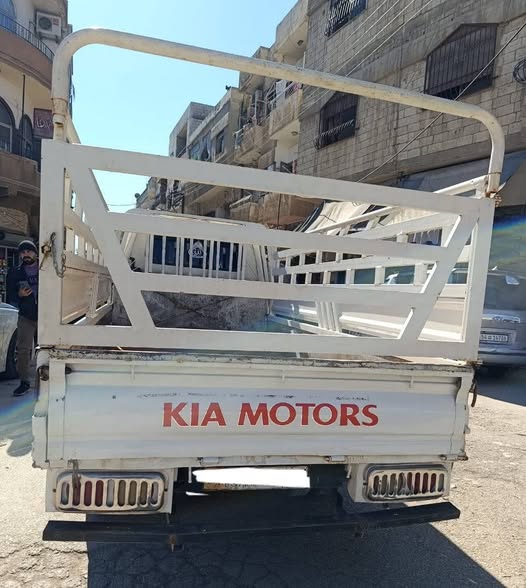 كيا ٤٠٠٠ 2006 - صورة 3