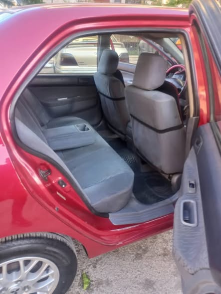 ميتسوبيشي لانسر 2002 - صورة 5