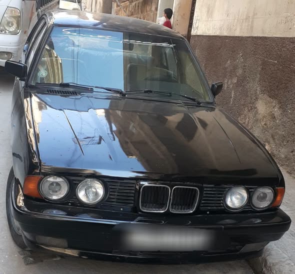 أوبل اسكونا 1977 - صورة 3