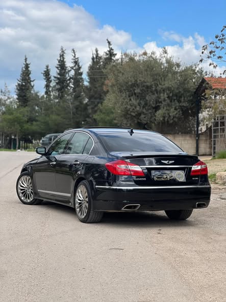 هيونداي جينيسيس 2012 - صورة 2