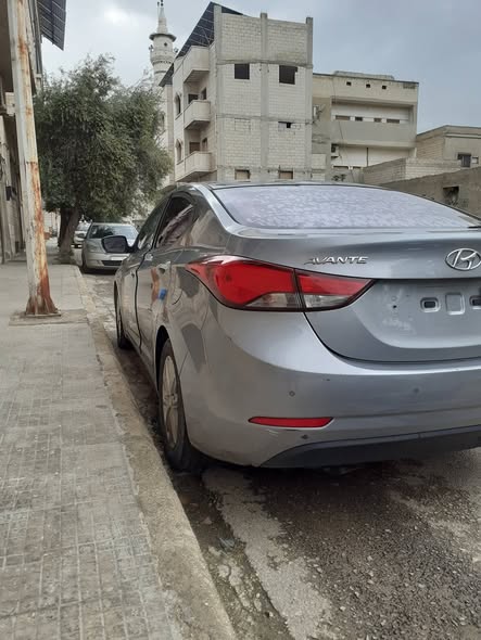 هيونداي أفانتي 2015 - صورة 2