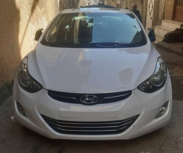 هيونداي أفانتي 2012